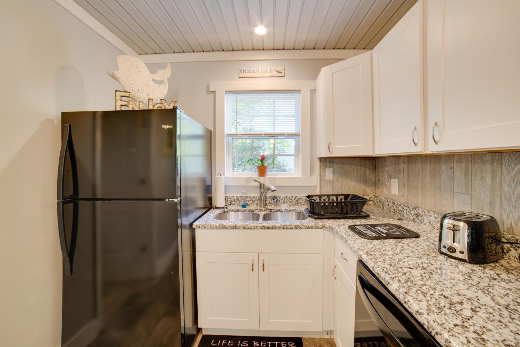 Ocean Isle Beach Studio With Patio - 1 Mi To Pier! Εξωτερικό φωτογραφία