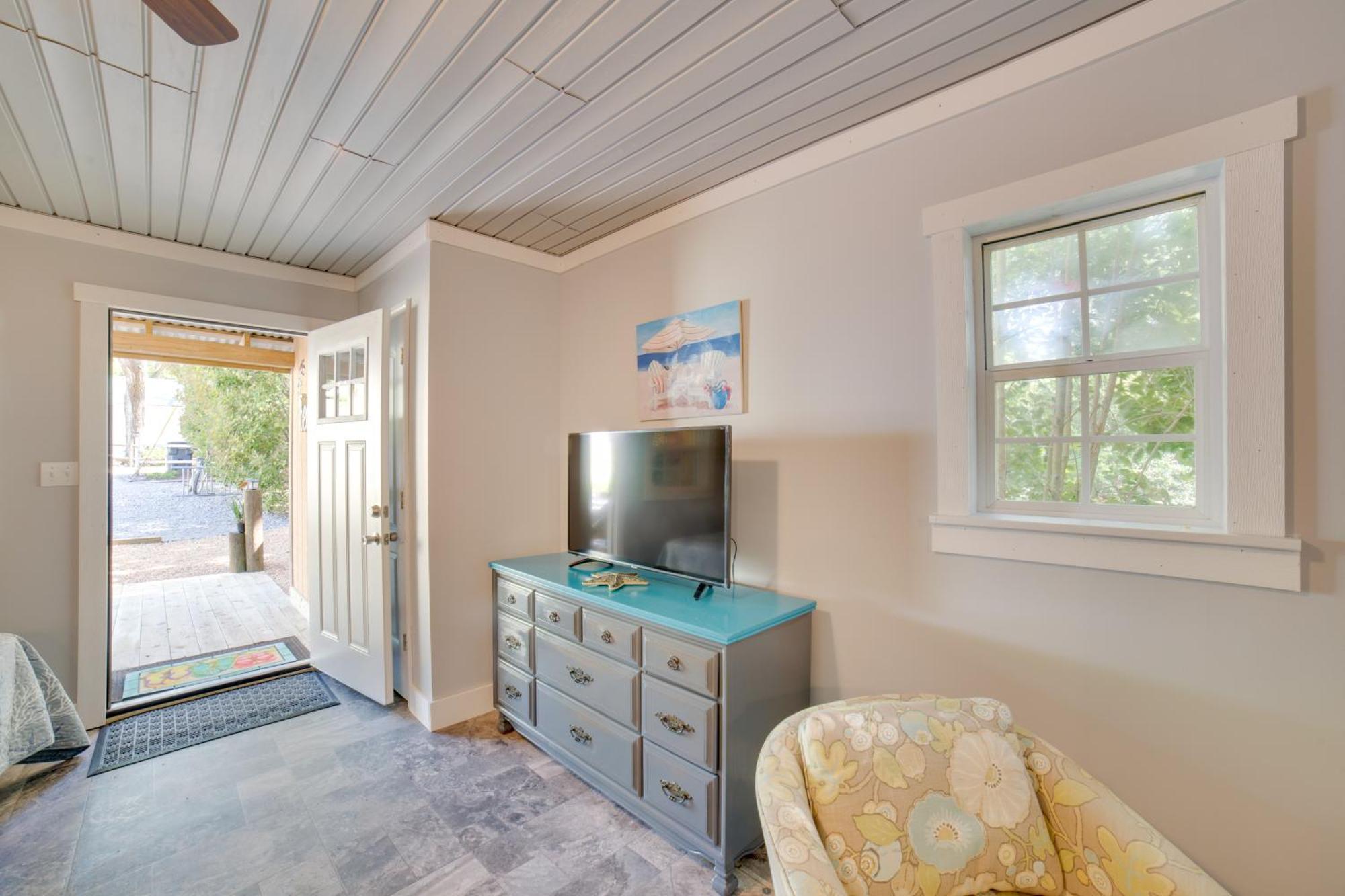 Ocean Isle Beach Studio With Patio - 1 Mi To Pier! Εξωτερικό φωτογραφία