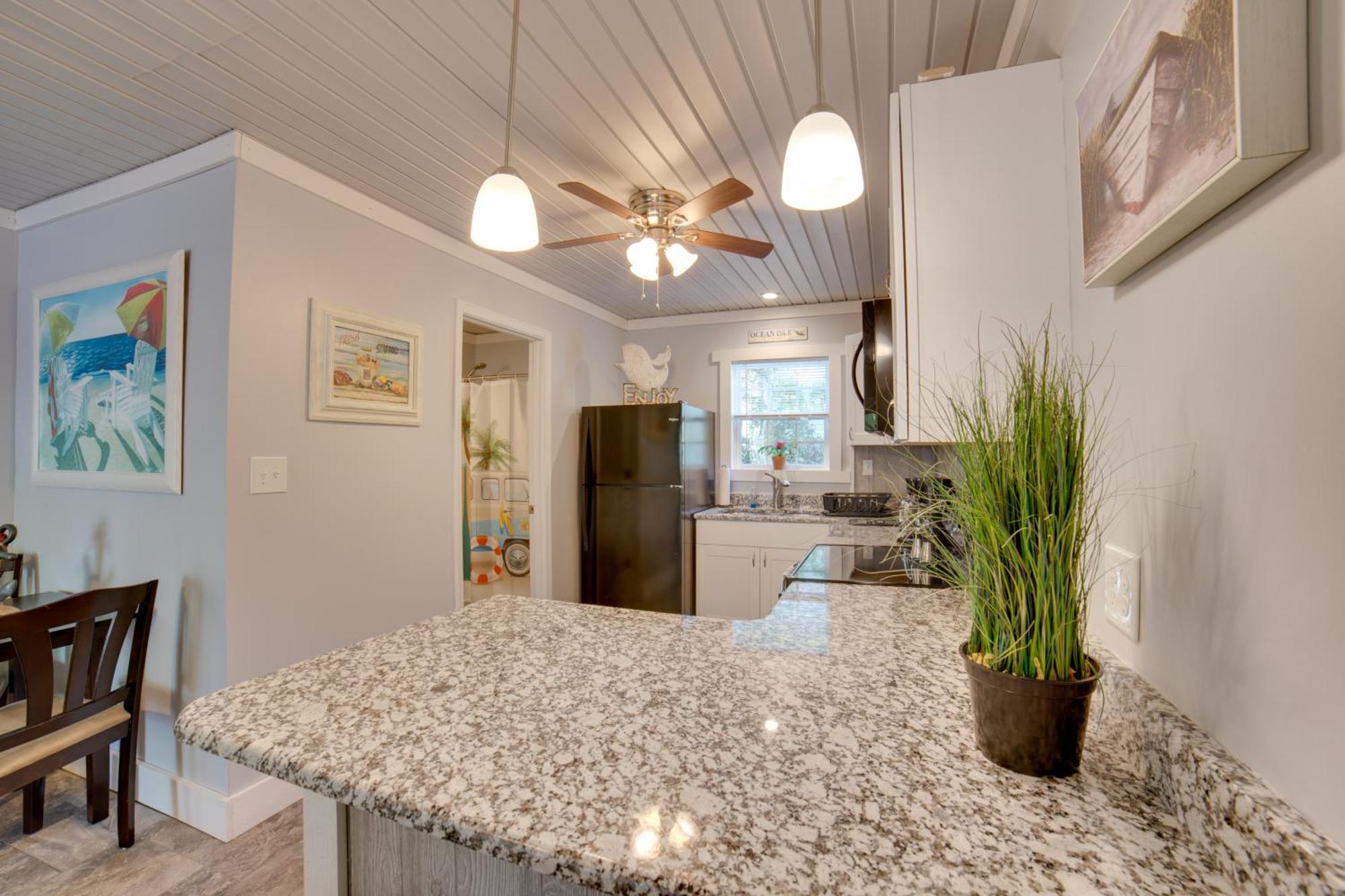Ocean Isle Beach Studio With Patio - 1 Mi To Pier! Εξωτερικό φωτογραφία