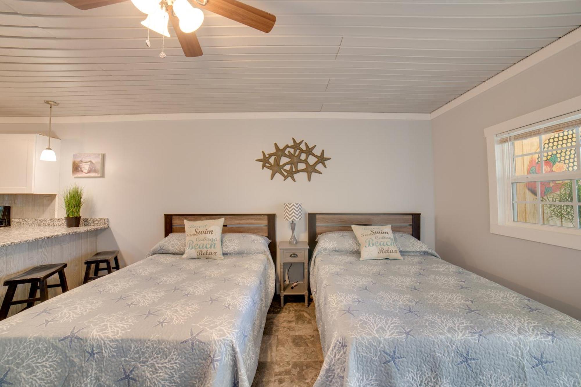 Ocean Isle Beach Studio With Patio - 1 Mi To Pier! Εξωτερικό φωτογραφία