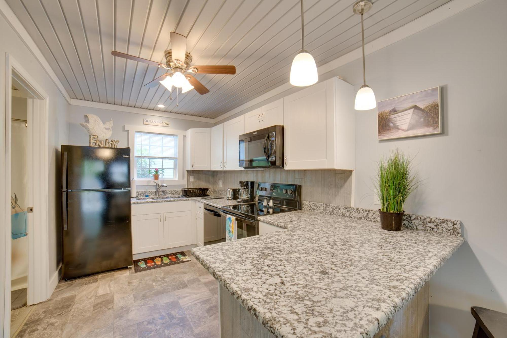 Ocean Isle Beach Studio With Patio - 1 Mi To Pier! Εξωτερικό φωτογραφία